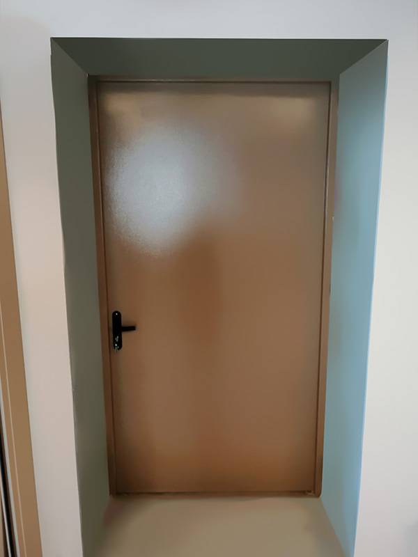 Дверь с внутренней стороны (кофейня, ул. 1-я Тверская-Ямская)