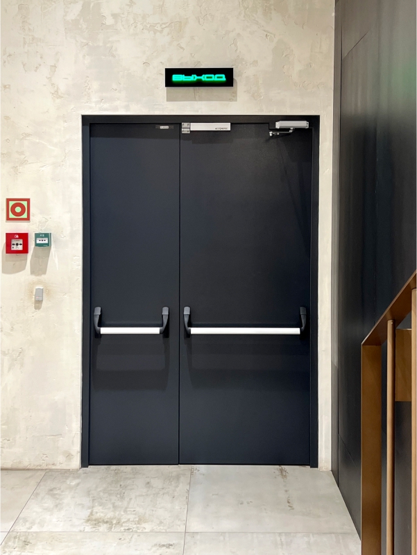 Установка дверей EI-60 для сети магазинов «Золотое яблоко»