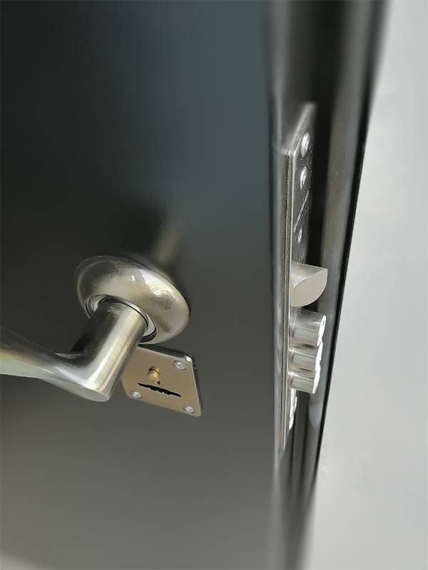 Сувальдный замок (пер. Глазовский, 9)